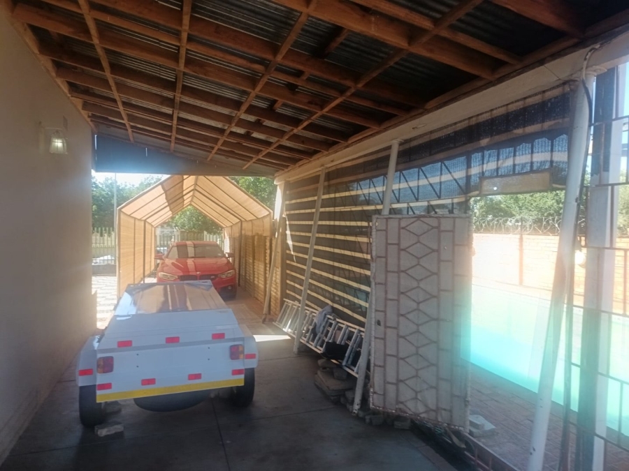 4 Bedroom Property for Sale in Beaconsfield Northern Cape